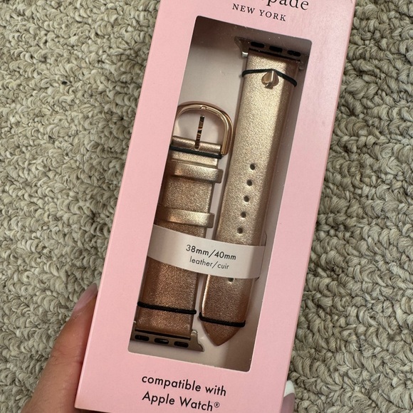 New in box Kate Spade Apple Watch Band , Rose Gold - Picture 3 of 4